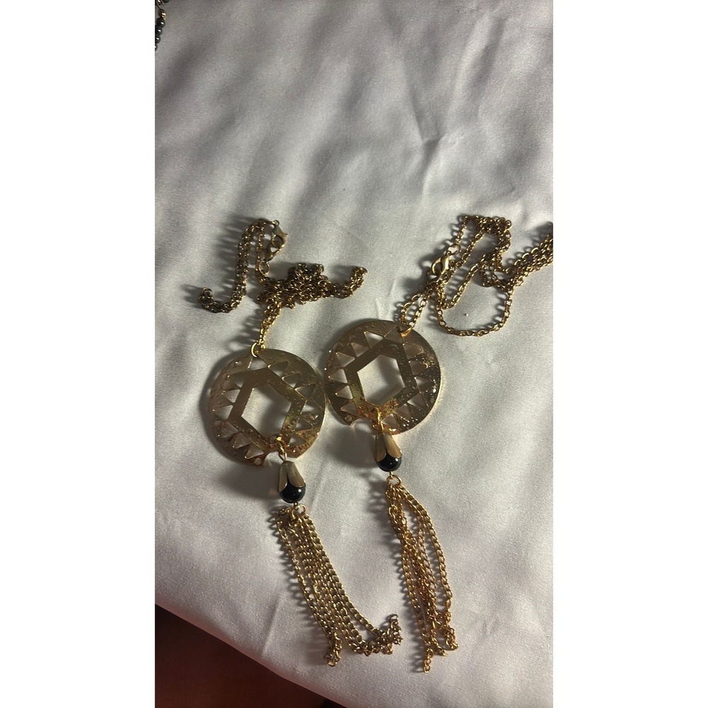 MATCHING GOLD TONE NECKLACES